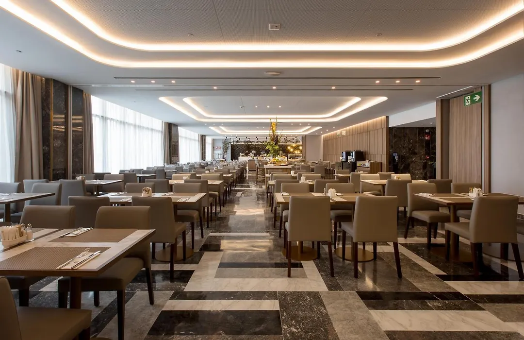 Hotel Giralda Center-1