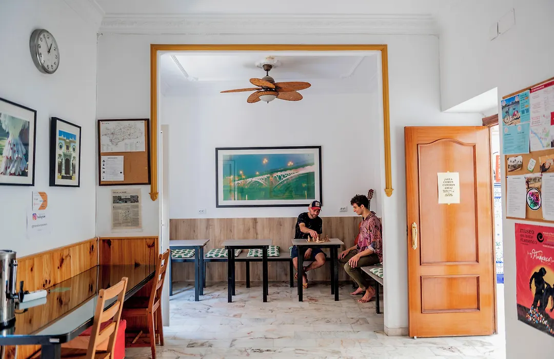 Hostel Triana Backpackers-1