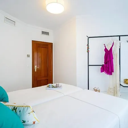 Lovely And Chic Apartment In The Heart Of Seville-3