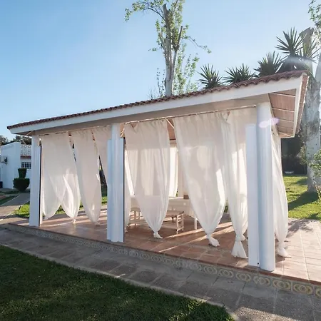 Agradable Villa Con Piscina-2
