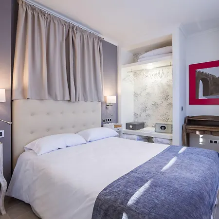 Welldone Cathedral Suites-2