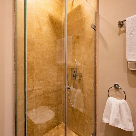 Imperial Luxury & Modern Apartment-3