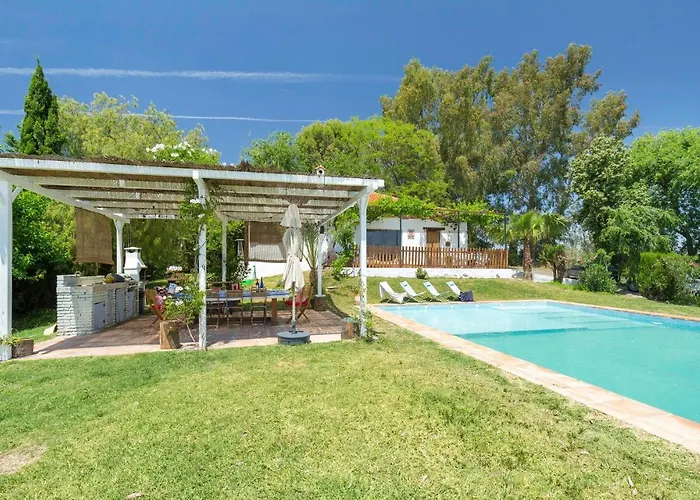Awesome Home In Sevilla With 4 Bedrooms, Wifi And Outdoor Swimming Pool avec Piscine