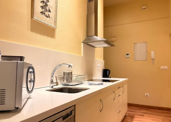 Life Apartments San Vicente Siviglia