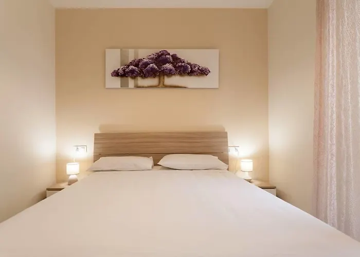 Triana Bridge Apartment Séville
